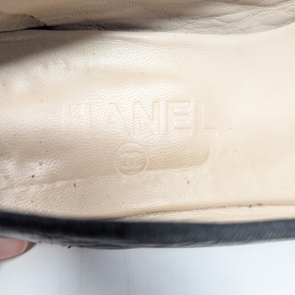 Chanel Black Gold CC Ballet Flats Cap Toe Size 37.5 Leather Monogram - Picture 10 of 13
